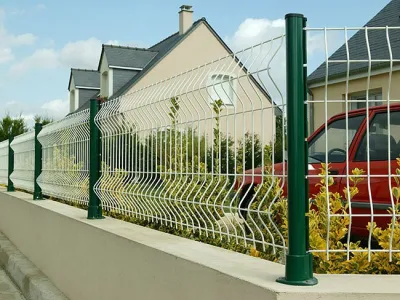 5.0mm PVC Coated Security Wire Mesh Fence Euro Fence with Peach Square Post