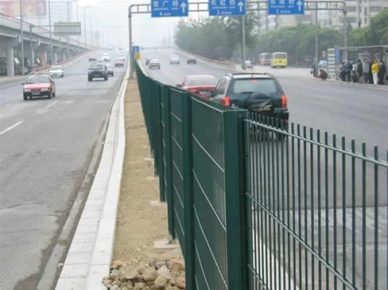 China Supply 646 Powder Spraying Vinyl Coated Garden Yard Wire Mesh Fence for Protection Fencing